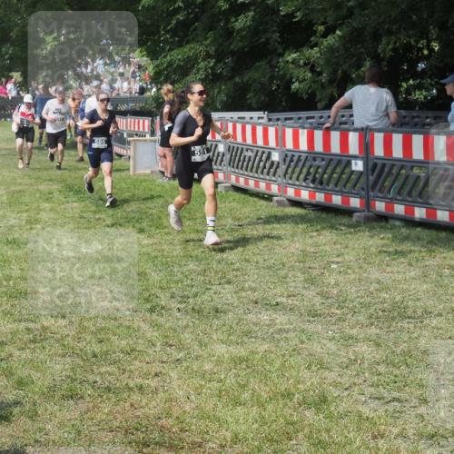 15.06.2025 - 27. Vierlanden-Triathlon KatJ http://msf.ph/oto/8039818 15.06.2025 11:37:25 Schwimmen  meine-sportfotos.de