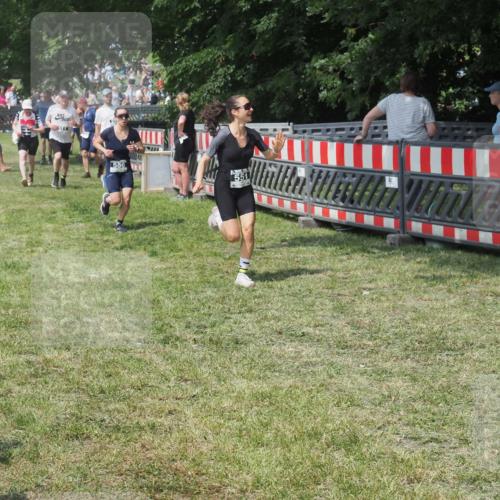 15.06.2025 - 27. Vierlanden-Triathlon KatJ http://msf.ph/oto/8039823 15.06.2025 11:37:25 Schwimmen  meine-sportfotos.de