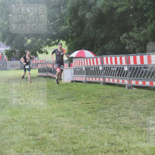 21.06.2025 - 27. Vierlanden-Triathlon KatJ http://msf.ph/oto/8039832 15.06.2025 14:25:01 Ziel 1246, 1306 meine-sportfotos.de