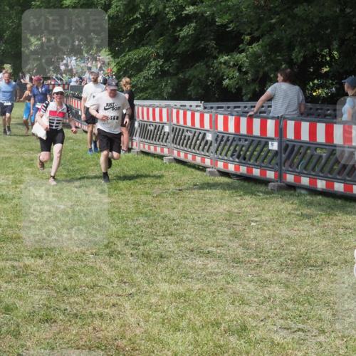 15.06.2025 - 27. Vierlanden-Triathlon KatJ http://msf.ph/oto/8039841 15.06.2025 11:37:27 Schwimmen  meine-sportfotos.de