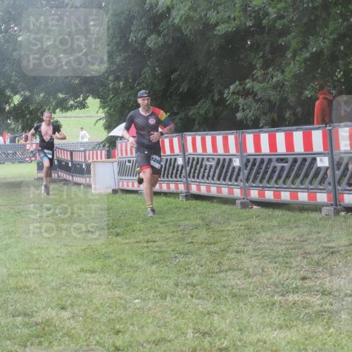 21.06.2025 - 27. Vierlanden-Triathlon KatJ http://msf.ph/oto/8039842 15.06.2025 14:25:02 Ziel 1246, 1306 meine-sportfotos.de