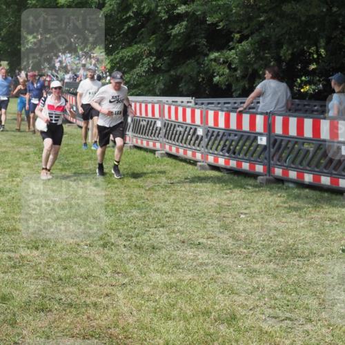 15.06.2025 - 27. Vierlanden-Triathlon KatJ http://msf.ph/oto/8039843 15.06.2025 11:37:27 Schwimmen  meine-sportfotos.de