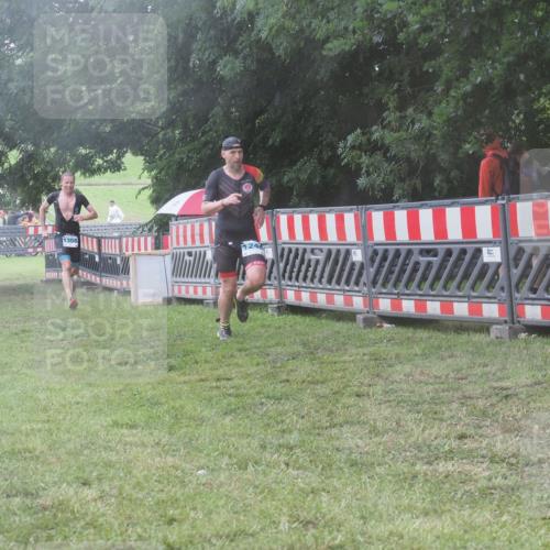 21.06.2025 - 27. Vierlanden-Triathlon KatJ http://msf.ph/oto/8039846 15.06.2025 14:25:02 Ziel 1246, 1306 meine-sportfotos.de