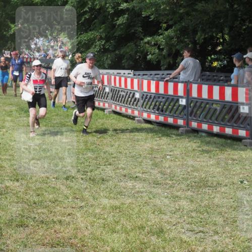 15.06.2025 - 27. Vierlanden-Triathlon KatJ http://msf.ph/oto/8039852 15.06.2025 11:37:28 Schwimmen  meine-sportfotos.de