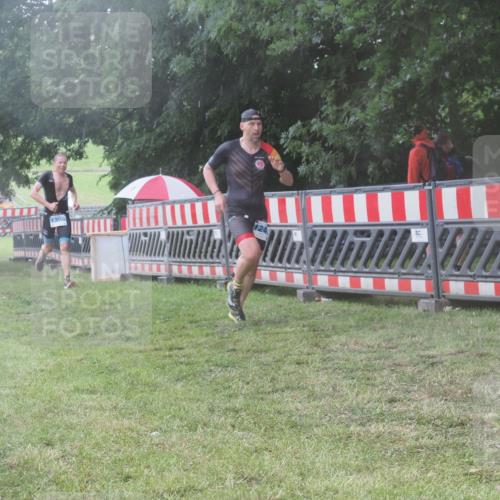 21.06.2025 - 27. Vierlanden-Triathlon KatJ http://msf.ph/oto/8039859 15.06.2025 14:25:03 Ziel 1246, 1306 meine-sportfotos.de