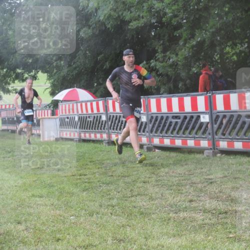 21.06.2025 - 27. Vierlanden-Triathlon KatJ http://msf.ph/oto/8039863 15.06.2025 14:25:03 Ziel 1246, 1306 meine-sportfotos.de
