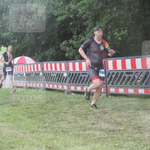 21.06.2025 - 27. Vierlanden-Triathlon KatJ http://msf.ph/oto/8039878 15.06.2025 14:25:03 Ziel 1246, 1306 meine-sportfotos.de