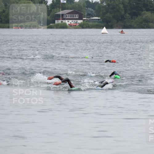 21.06.2025 - 27. Vierlanden-Triathlon Lena Gebhardt http://msf.ph/oto/8039880 15.06.2025 12:53:39 Schwimmen  meine-sportfotos.de