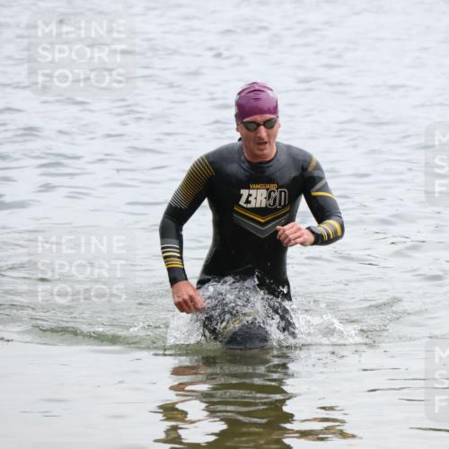 21.06.2025 - 27. Vierlanden-Triathlon Lena Gebhardt http://msf.ph/oto/8039884 15.06.2025 12:54:04 Schwimmen 1114, 1124, 1125, 1127, 1145, 1158 meine-sportfotos.de