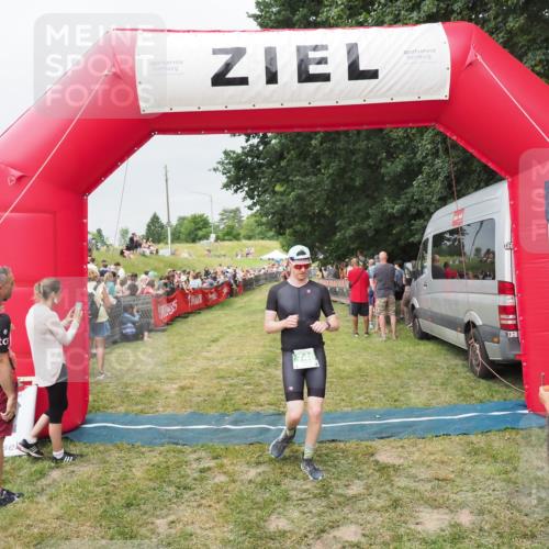 21.06.2025 - 27. Vierlanden-Triathlon MichiJ http://msf.ph/oto/8039887 15.06.2026 13:21:59 Ziel 746, 859 meine-sportfotos.de
