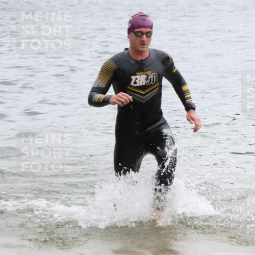 21.06.2025 - 27. Vierlanden-Triathlon Lena Gebhardt http://msf.ph/oto/8039890 15.06.2025 12:54:06 Schwimmen 1102, 1114, 1124, 1125, 1127, 1145, 1158 meine-sportfotos.de