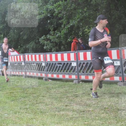 21.06.2025 - 27. Vierlanden-Triathlon KatJ http://msf.ph/oto/8039892 15.06.2025 14:25:04 Ziel 1246, 1306 meine-sportfotos.de