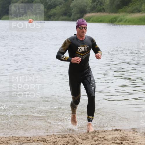 21.06.2025 - 27. Vierlanden-Triathlon Lena Gebhardt http://msf.ph/oto/8039901 15.06.2025 12:54:08 Schwimmen 1102, 1114, 1124, 1125, 1127, 1145, 1158 meine-sportfotos.de