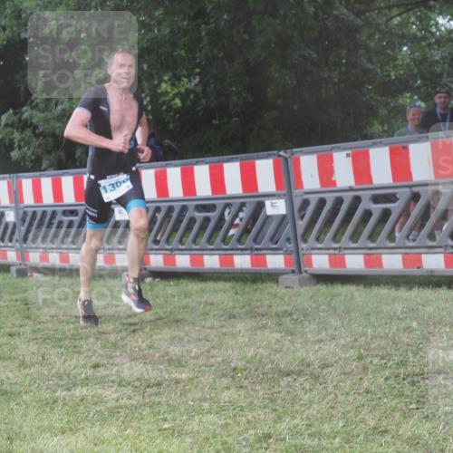 21.06.2025 - 27. Vierlanden-Triathlon KatJ http://msf.ph/oto/8039902 15.06.2025 14:25:06 Ziel 1246, 1306 meine-sportfotos.de