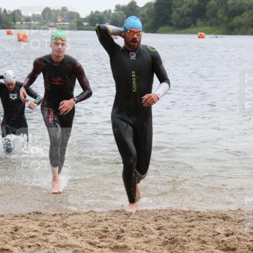 21.06.2025 - 27. Vierlanden-Triathlon Lena Gebhardt http://msf.ph/oto/8039904 15.06.2025 12:54:08 Schwimmen 1102, 1114, 1124, 1125, 1127, 1145, 1158 meine-sportfotos.de