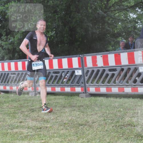 21.06.2025 - 27. Vierlanden-Triathlon KatJ http://msf.ph/oto/8039907 15.06.2025 14:25:06 Ziel 1246, 1306 meine-sportfotos.de