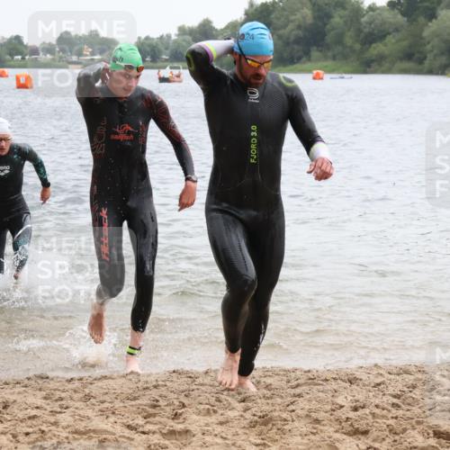 21.06.2025 - 27. Vierlanden-Triathlon Lena Gebhardt http://msf.ph/oto/8039909 15.06.2025 12:54:09 Schwimmen 1102, 1114, 1124, 1125, 1127, 1145, 1158, 1162 meine-sportfotos.de
