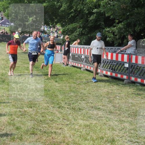 15.06.2025 - 27. Vierlanden-Triathlon KatJ http://msf.ph/oto/8039913 15.06.2025 11:37:31 Schwimmen  meine-sportfotos.de