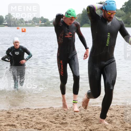 21.06.2025 - 27. Vierlanden-Triathlon Lena Gebhardt http://msf.ph/oto/8039918 15.06.2025 12:54:10 Schwimmen 1102, 1114, 1124, 1125, 1127, 1145, 1158, 1162 meine-sportfotos.de