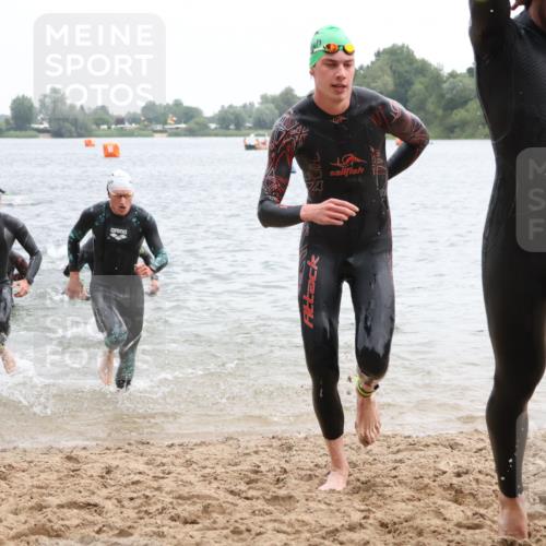 21.06.2025 - 27. Vierlanden-Triathlon Lena Gebhardt http://msf.ph/oto/8039929 15.06.2025 12:54:10 Schwimmen 1102, 1114, 1124, 1125, 1127, 1145, 1158, 1162 meine-sportfotos.de