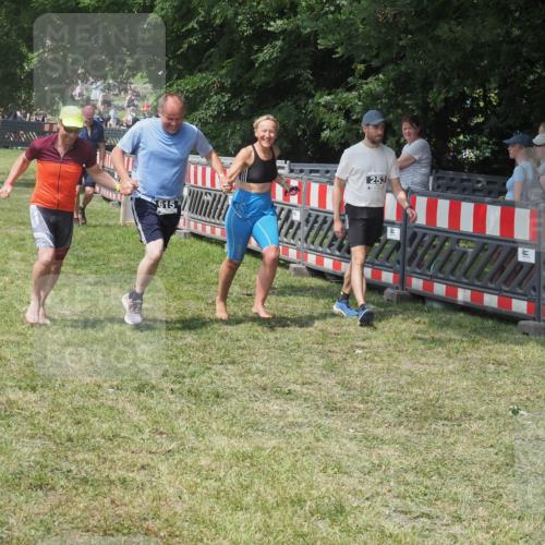 15.06.2025 - 27. Vierlanden-Triathlon KatJ http://msf.ph/oto/8039934 15.06.2025 11:37:32 Schwimmen  meine-sportfotos.de
