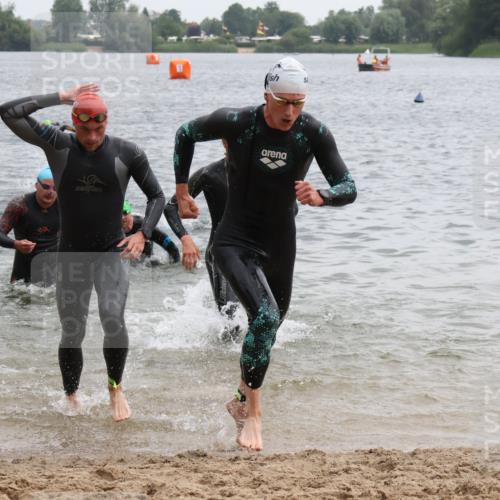 21.06.2025 - 27. Vierlanden-Triathlon Lena Gebhardt http://msf.ph/oto/8039936 15.06.2025 12:54:11 Schwimmen 1102, 1114, 1124, 1125, 1127, 1145, 1158, 1162 meine-sportfotos.de