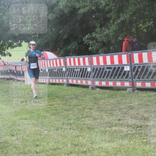 21.06.2025 - 27. Vierlanden-Triathlon KatJ http://msf.ph/oto/8039939 15.06.2025 14:25:18 Ziel 1199 meine-sportfotos.de