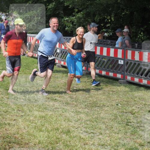 15.06.2025 - 27. Vierlanden-Triathlon KatJ http://msf.ph/oto/8039942 15.06.2025 11:37:33 Schwimmen  meine-sportfotos.de