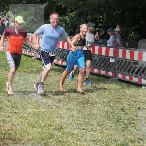 15.06.2025 - 27. Vierlanden-Triathlon KatJ http://msf.ph/oto/8039945 15.06.2025 11:37:33 Schwimmen  meine-sportfotos.de