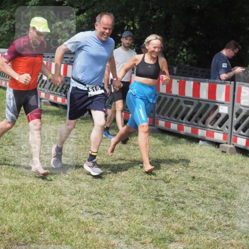 15.06.2025 - 27. Vierlanden-Triathlon KatJ http://msf.ph/oto/8039957 15.06.2025 11:37:33 Schwimmen  meine-sportfotos.de