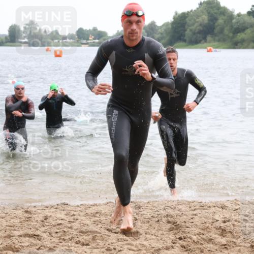 21.06.2025 - 27. Vierlanden-Triathlon Lena Gebhardt http://msf.ph/oto/8039959 15.06.2025 12:54:13 Schwimmen 1102, 1114, 1124, 1125, 1127, 1141, 1145, 1147, 1158, 1162 meine-sportfotos.de