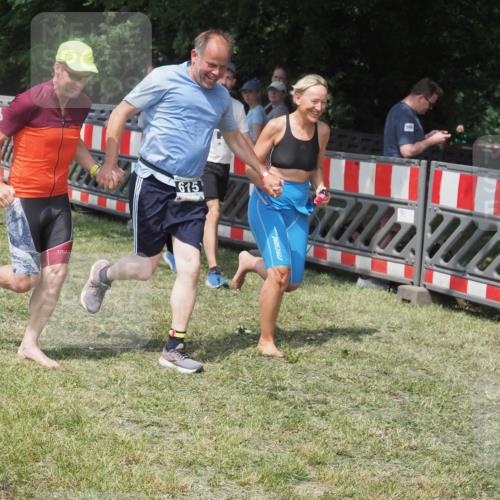 15.06.2025 - 27. Vierlanden-Triathlon KatJ http://msf.ph/oto/8039961 15.06.2025 11:37:33 Schwimmen  meine-sportfotos.de