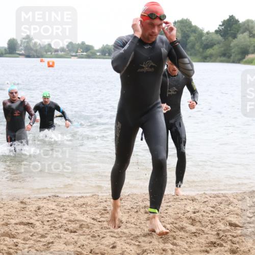 21.06.2025 - 27. Vierlanden-Triathlon Lena Gebhardt http://msf.ph/oto/8039963 15.06.2025 12:54:13 Schwimmen 1102, 1114, 1124, 1125, 1127, 1141, 1145, 1147, 1158, 1162 meine-sportfotos.de