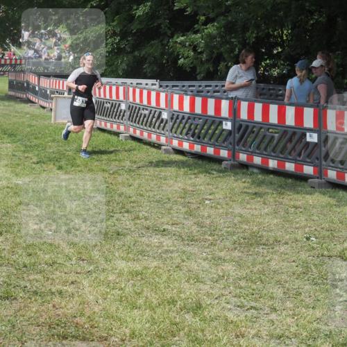 15.06.2025 - 27. Vierlanden-Triathlon KatJ http://msf.ph/oto/8039965 15.06.2025 11:37:43 Schwimmen  meine-sportfotos.de