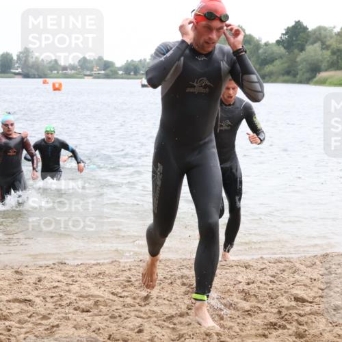 21.06.2025 - 27. Vierlanden-Triathlon Lena Gebhardt http://msf.ph/oto/8039966 15.06.2025 12:54:13 Schwimmen 1102, 1114, 1124, 1125, 1127, 1141, 1145, 1147, 1158, 1162 meine-sportfotos.de