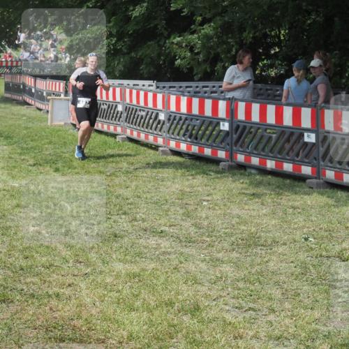 15.06.2025 - 27. Vierlanden-Triathlon KatJ http://msf.ph/oto/8039968 15.06.2025 11:37:43 Schwimmen  meine-sportfotos.de