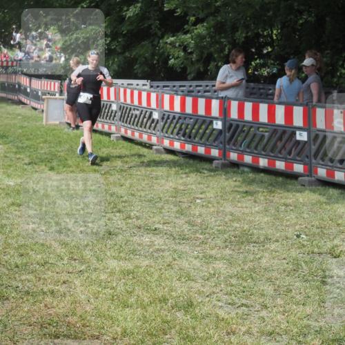 15.06.2025 - 27. Vierlanden-Triathlon KatJ http://msf.ph/oto/8039973 15.06.2025 11:37:43 Schwimmen  meine-sportfotos.de