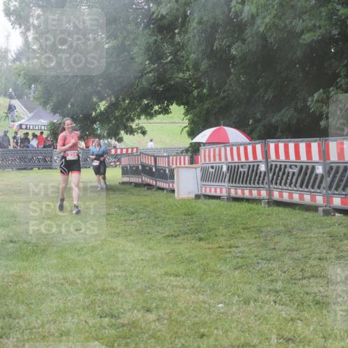 21.06.2025 - 27. Vierlanden-Triathlon KatJ http://msf.ph/oto/8039983 15.06.2025 14:25:27 Ziel 224 meine-sportfotos.de