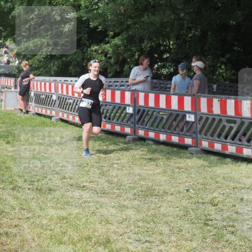 15.06.2025 - 27. Vierlanden-Triathlon KatJ http://msf.ph/oto/8039988 15.06.2025 11:37:44 Schwimmen  meine-sportfotos.de