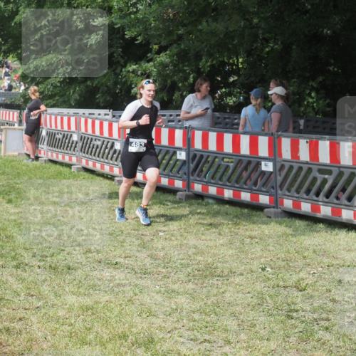 15.06.2025 - 27. Vierlanden-Triathlon KatJ http://msf.ph/oto/8039992 15.06.2025 11:37:44 Schwimmen  meine-sportfotos.de