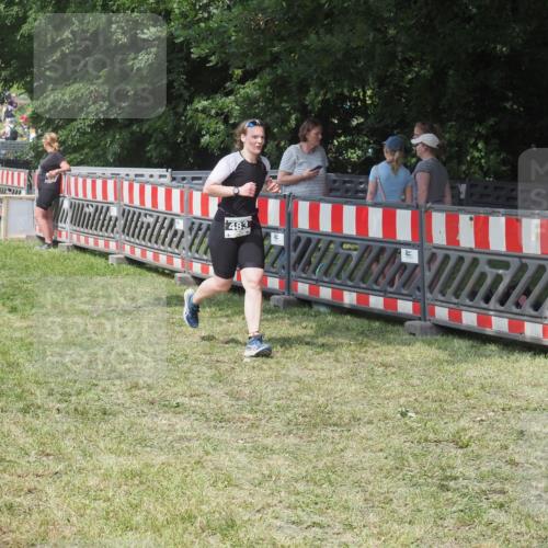 15.06.2025 - 27. Vierlanden-Triathlon KatJ http://msf.ph/oto/8039995 15.06.2025 11:37:44 Schwimmen  meine-sportfotos.de