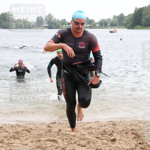 21.06.2025 - 27. Vierlanden-Triathlon Lena Gebhardt http://msf.ph/oto/8039996 15.06.2025 12:54:16 Schwimmen 1102, 1114, 1124, 1125, 1127, 1141, 1145, 1147, 1158, 1162 meine-sportfotos.de