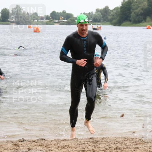 21.06.2025 - 27. Vierlanden-Triathlon Lena Gebhardt http://msf.ph/oto/8040008 15.06.2025 12:54:17 Schwimmen 1102, 1103, 1114, 1124, 1125, 1127, 1141, 1145, 1147, 1158, 1162 meine-sportfotos.de