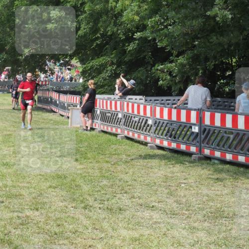 15.06.2025 - 27. Vierlanden-Triathlon KatJ http://msf.ph/oto/8040010 15.06.2025 11:38:15 Schwimmen  meine-sportfotos.de