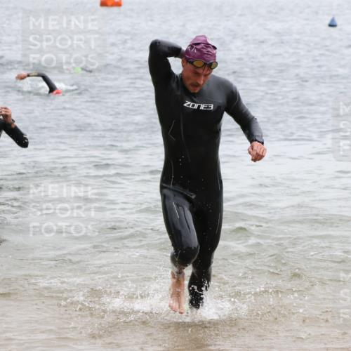 21.06.2025 - 27. Vierlanden-Triathlon Lena Gebhardt http://msf.ph/oto/8040031 15.06.2025 12:54:21 Schwimmen 1102, 1103, 1114, 1124, 1127, 1141, 1147, 1162 meine-sportfotos.de