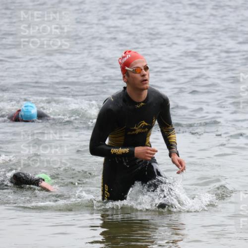 21.06.2025 - 27. Vierlanden-Triathlon Lena Gebhardt http://msf.ph/oto/8040071 15.06.2025 12:54:39 Schwimmen 1097, 1115, 1137, 1143, 1154 meine-sportfotos.de
