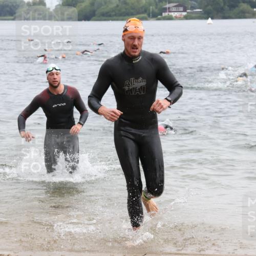 21.06.2025 - 27. Vierlanden-Triathlon Lena Gebhardt http://msf.ph/oto/8040081 15.06.2025 12:54:42 Schwimmen 1097, 1115, 1137, 1138, 1143, 1154 meine-sportfotos.de