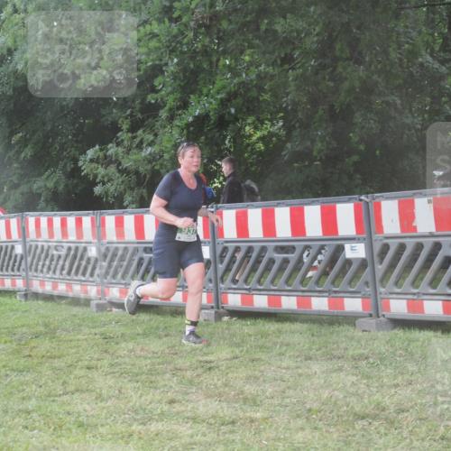21.06.2025 - 27. Vierlanden-Triathlon KatJ http://msf.ph/oto/8040088 15.06.2025 14:25:44 Ziel 937 meine-sportfotos.de