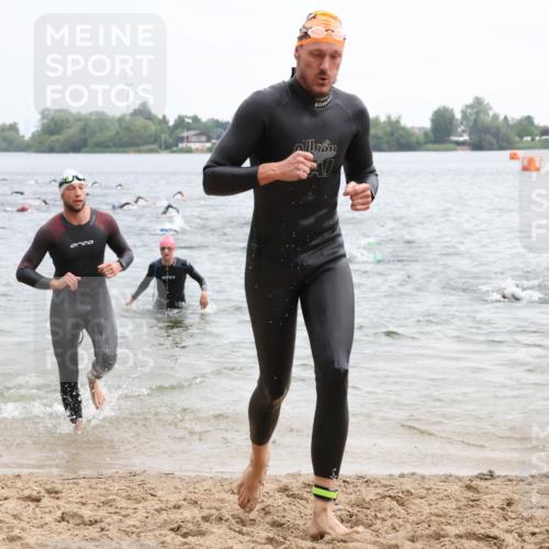 21.06.2025 - 27. Vierlanden-Triathlon Lena Gebhardt http://msf.ph/oto/8040092 15.06.2025 12:54:44 Schwimmen 1097, 1115, 1137, 1138, 1143, 1154, 1157 meine-sportfotos.de