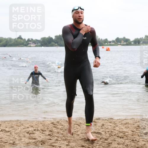 21.06.2025 - 27. Vierlanden-Triathlon Lena Gebhardt http://msf.ph/oto/8040106 15.06.2025 12:54:46 Schwimmen 1097, 1115, 1137, 1138, 1143, 1146, 1153, 1154, 1157 meine-sportfotos.de